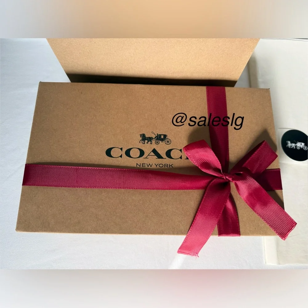 Coach box size